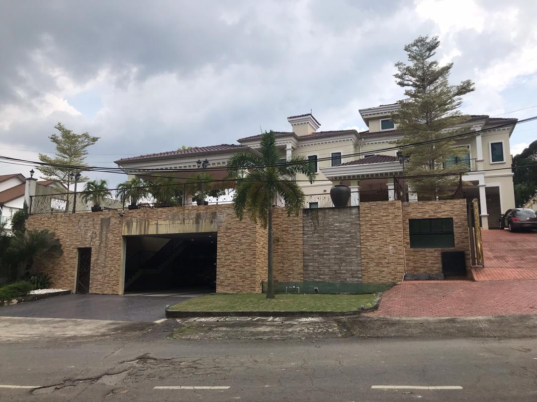 Luxurious Double Storey Bungalow Country Heights Kajang
