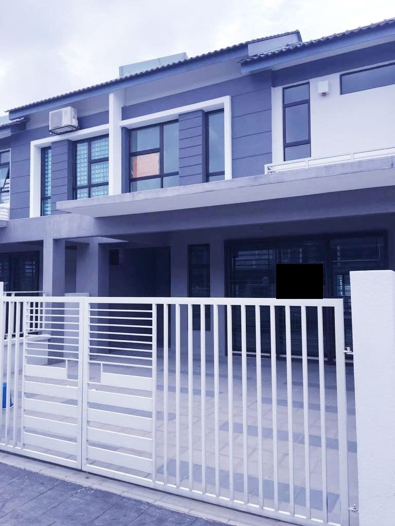 [PARTIALLY FURNISHED] DOUBLE STOREY IVORY PHASE 4 LAKE SIDE RESIDENCES TAMAN METRO PUCHONG